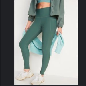 Old navy active size L petite go dry high rise Powersoft leggings with pockets